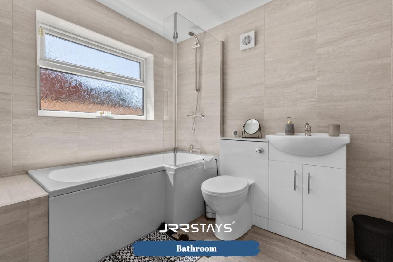 Nuneaton - Ideal 3 Bedroom, Wi-Fi Parking, Sleeps 6 - Jrr Stays Dış mekan fotoğraf