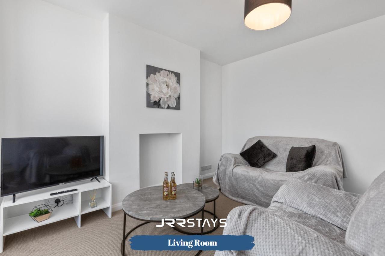 Nuneaton - Ideal 3 Bedroom, Wi-Fi Parking, Sleeps 6 - Jrr Stays Dış mekan fotoğraf